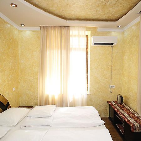 Planet Hotel Jerevan Buitenkant foto