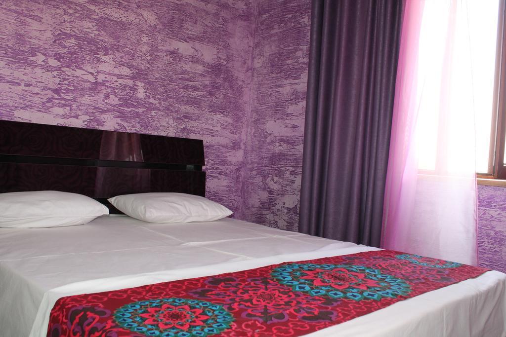 Planet Hotel Jerevan Buitenkant foto