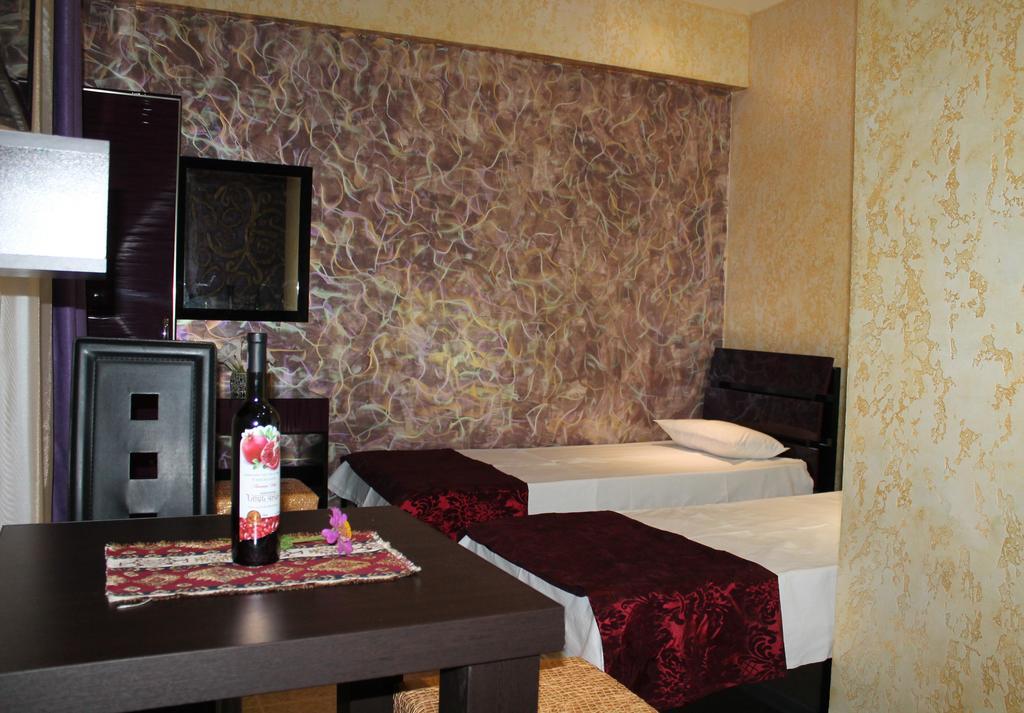 Planet Hotel Jerevan Buitenkant foto