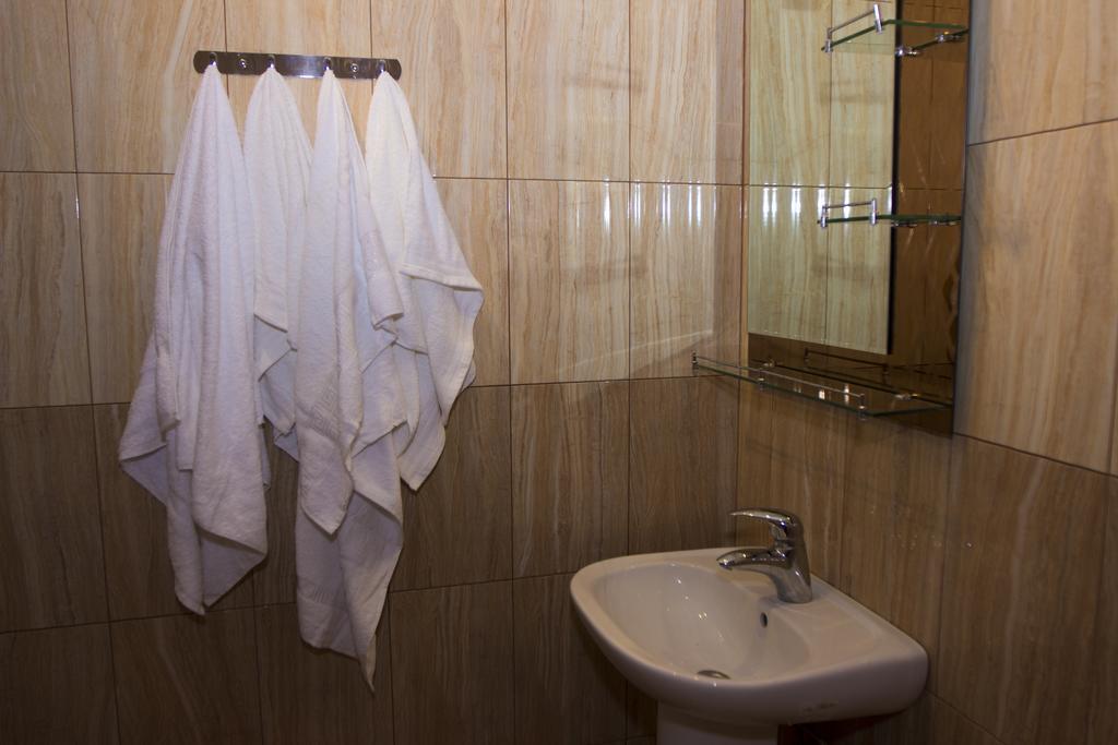 Planet Hotel Jerevan Kamer foto