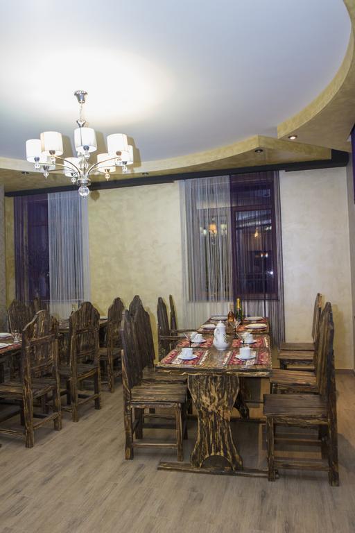 Planet Hotel Jerevan Buitenkant foto