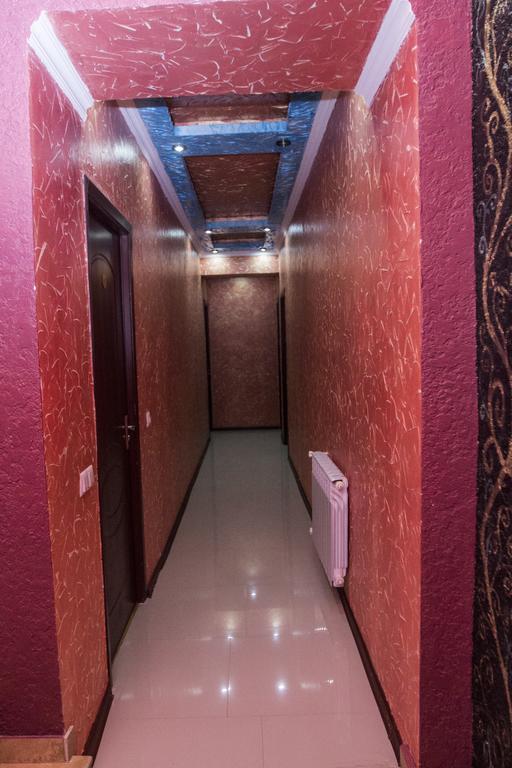 Planet Hotel Jerevan Buitenkant foto