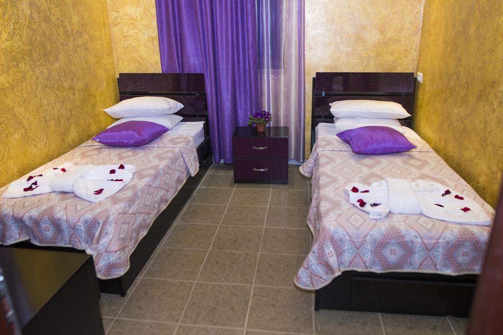 Planet Hotel Jerevan Kamer foto