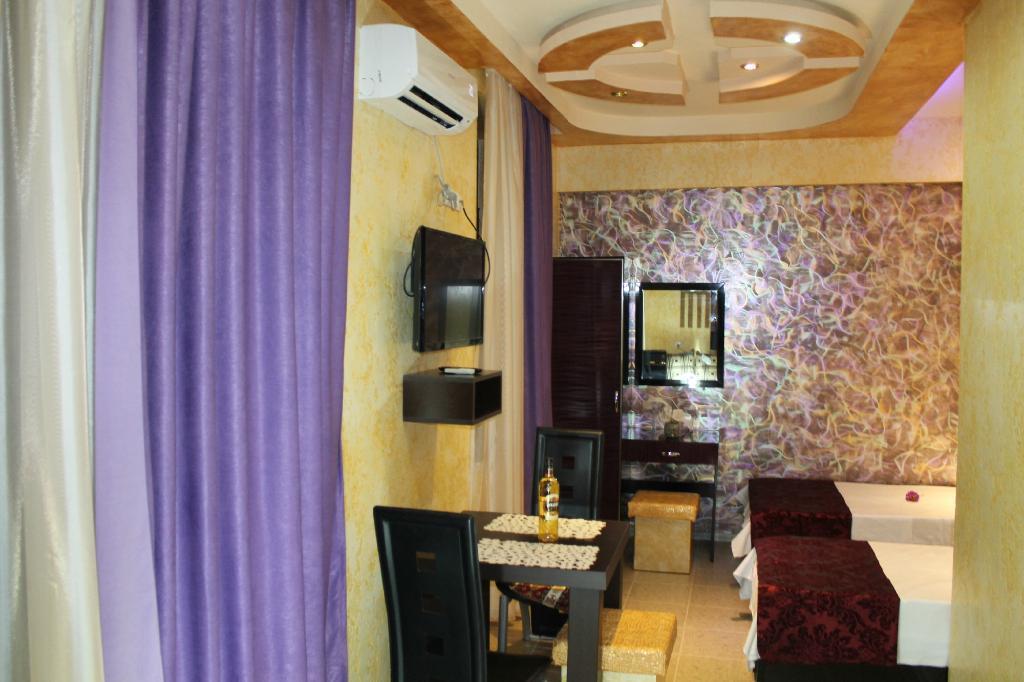 Planet Hotel Jerevan Buitenkant foto