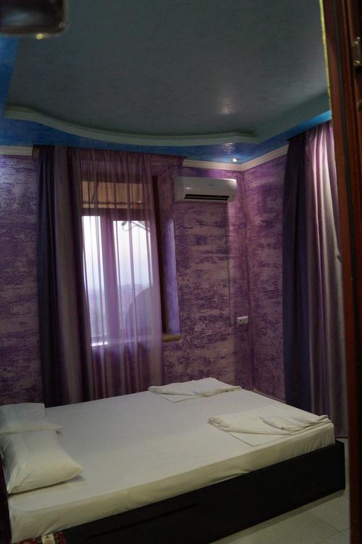 Planet Hotel Jerevan Buitenkant foto