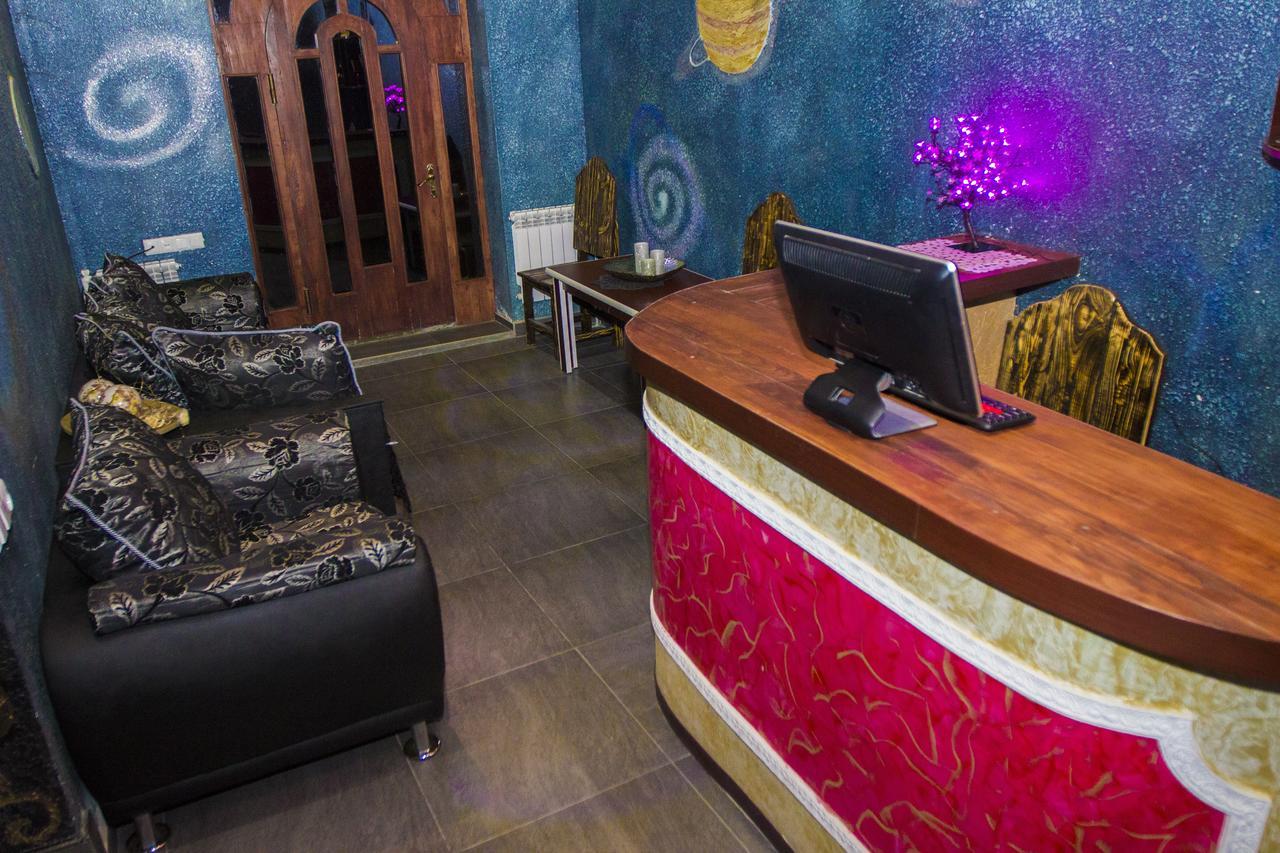 Planet Hotel Jerevan Buitenkant foto