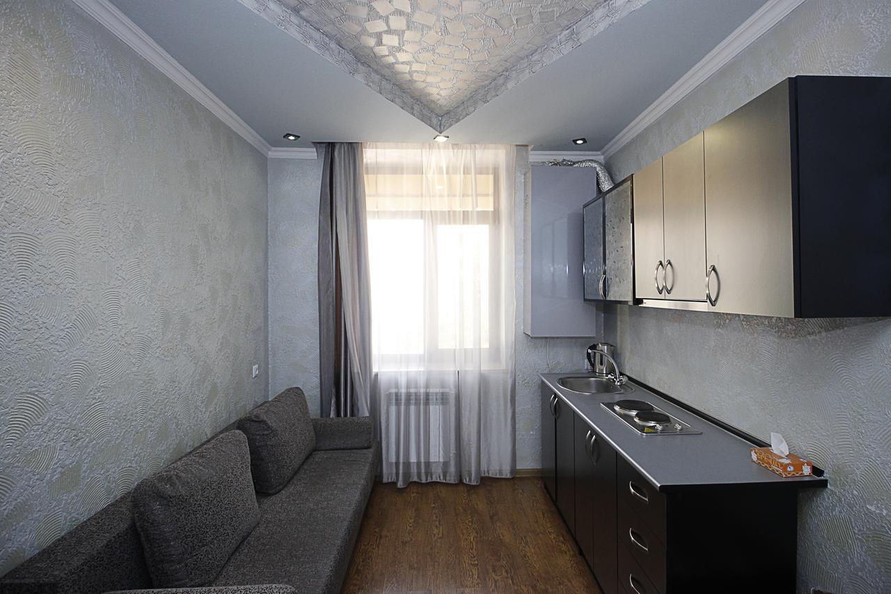 Planet Hotel Jerevan Buitenkant foto