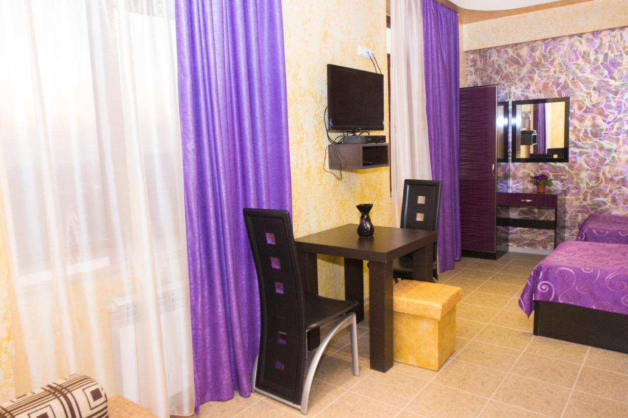 Planet Hotel Jerevan Buitenkant foto